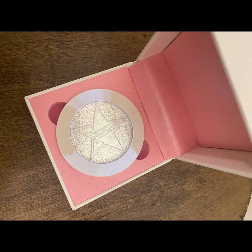 Jeffree star extreme frost in sour ice